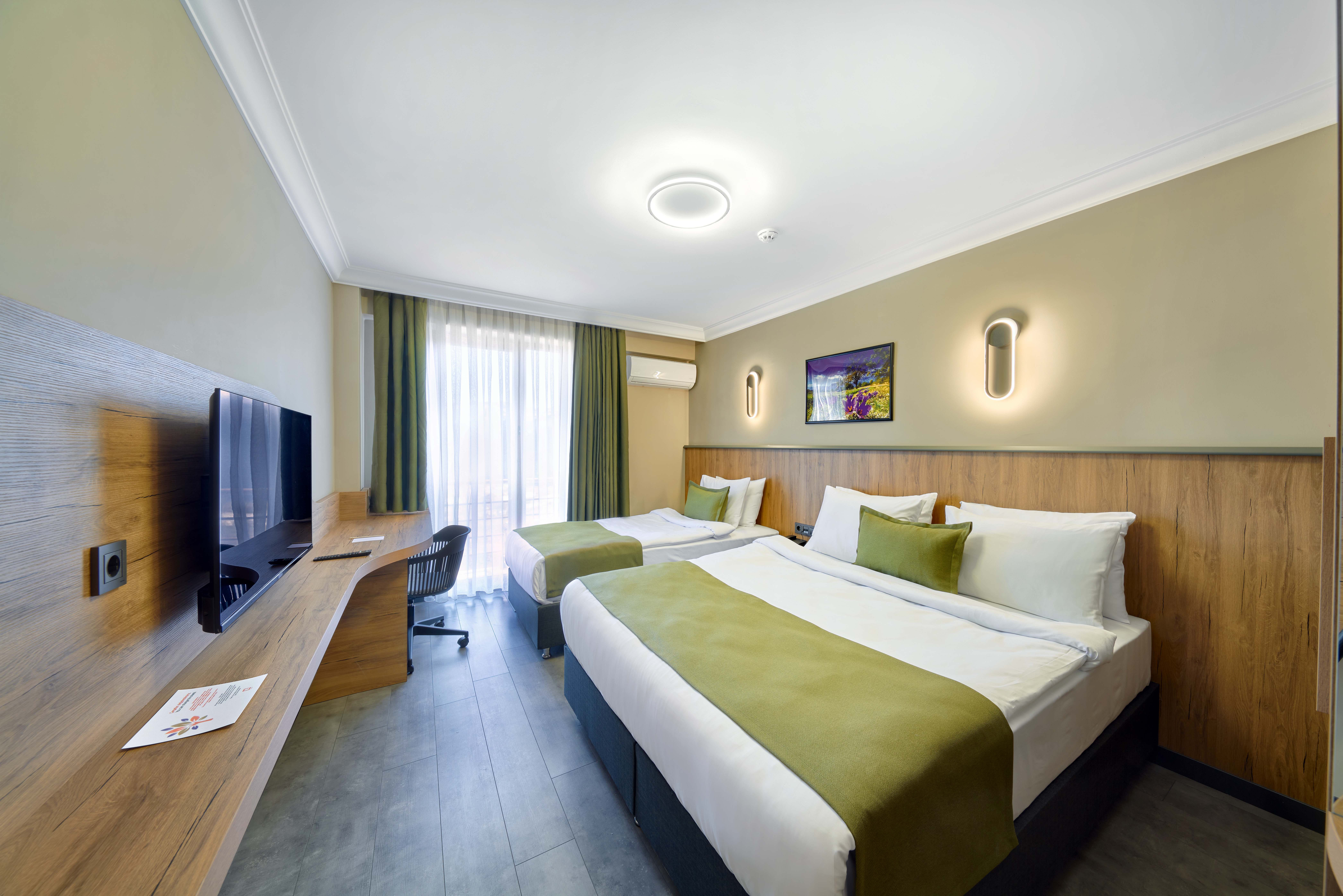 Superior Room (3 Person)