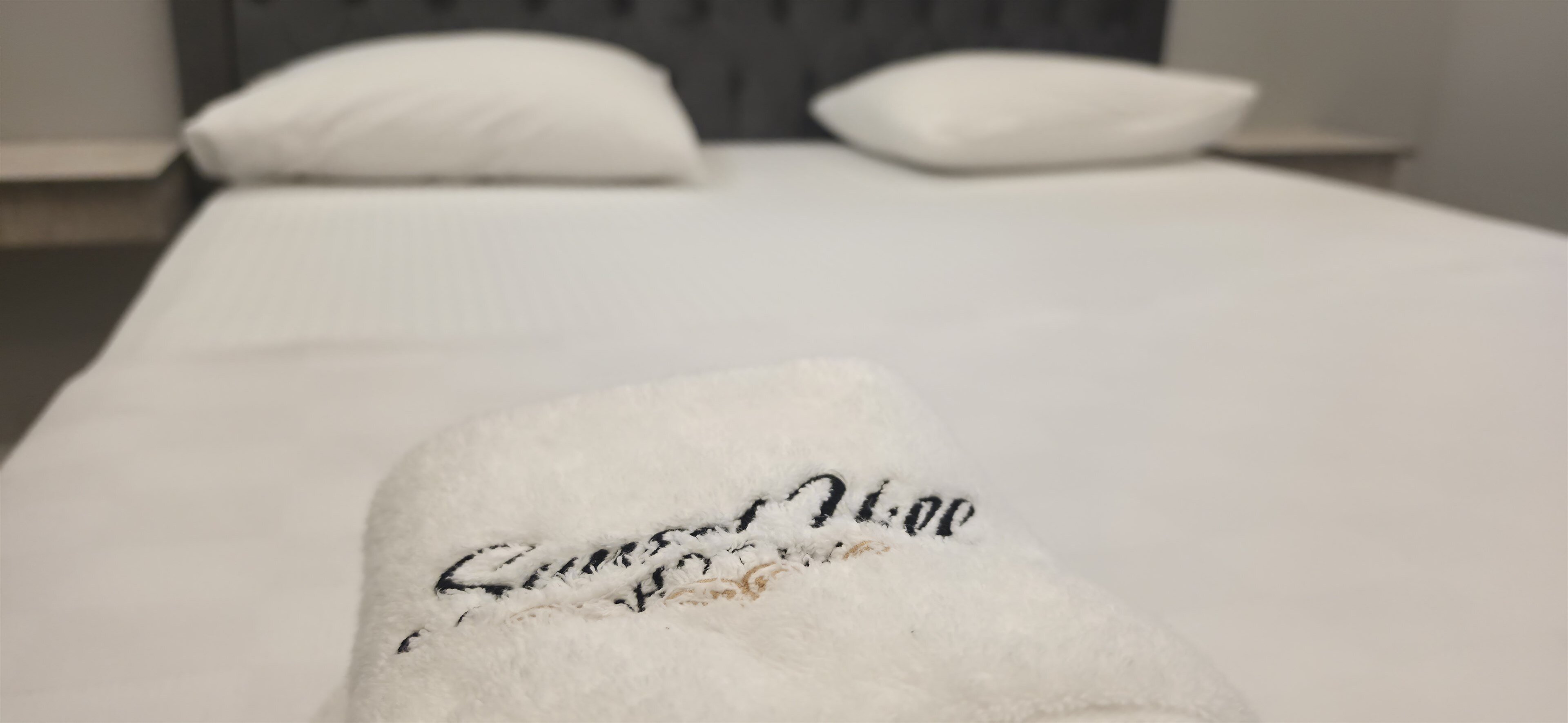 Sunset Hill Hotel · 4