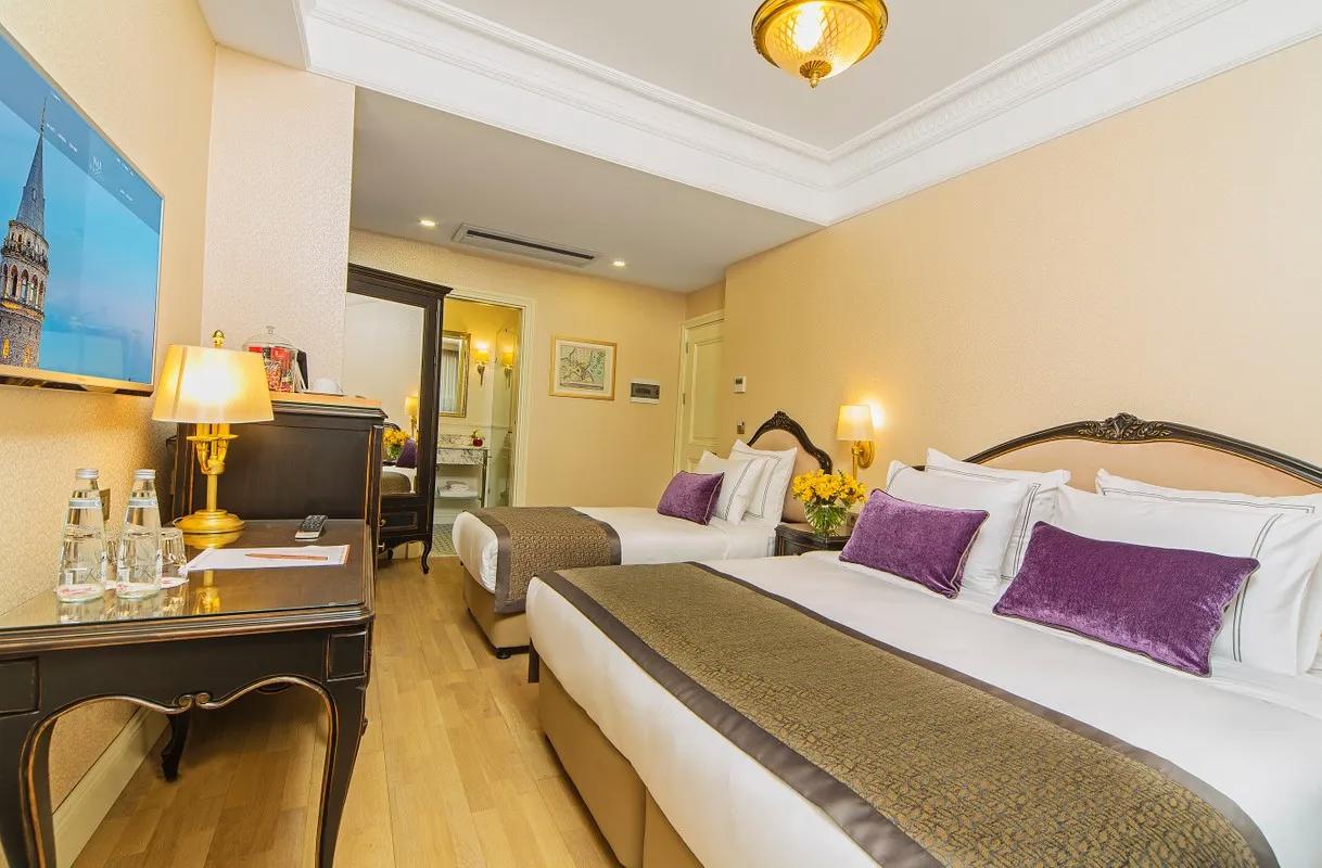 Deluxe Room (3 Person)