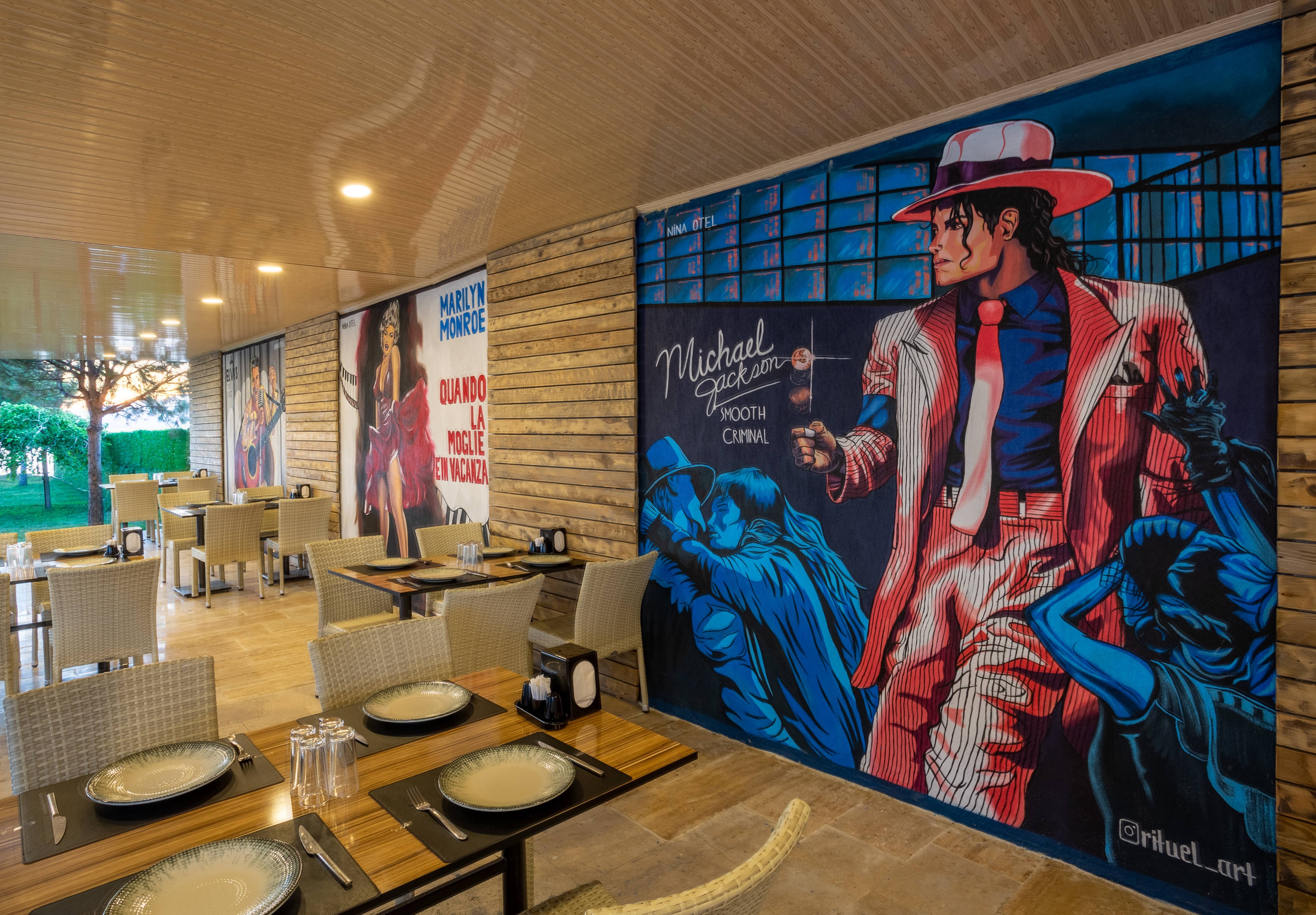Aqua Nina Hotel · 77