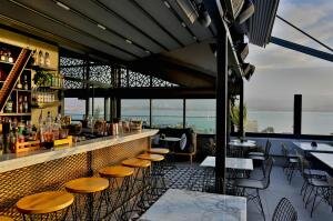 Wes Hotel · 11