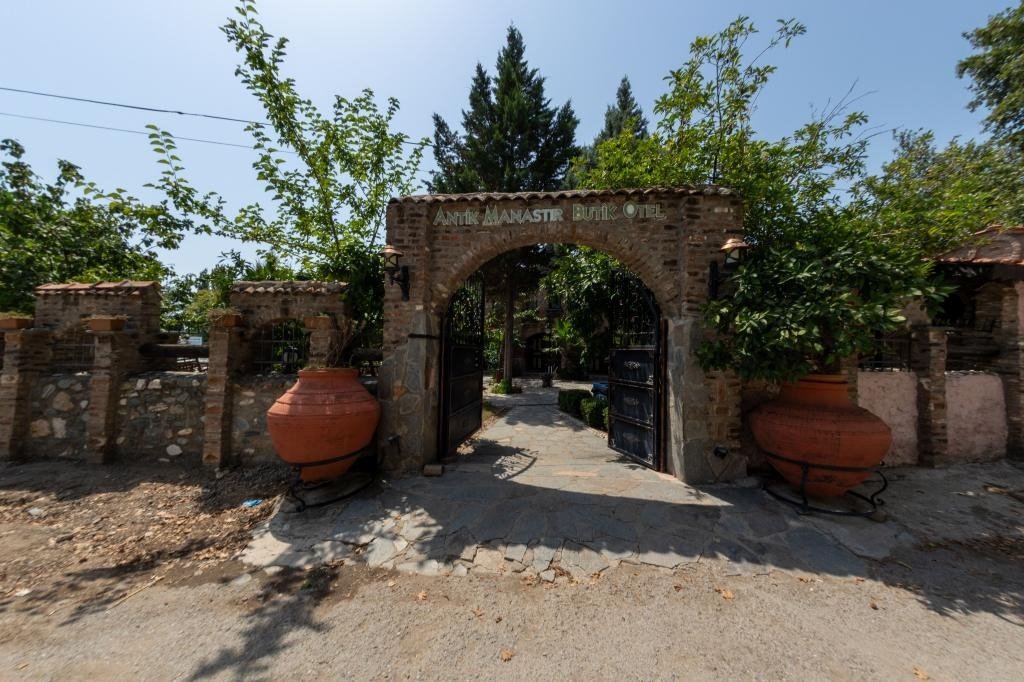 Antik Manastır İda · 16