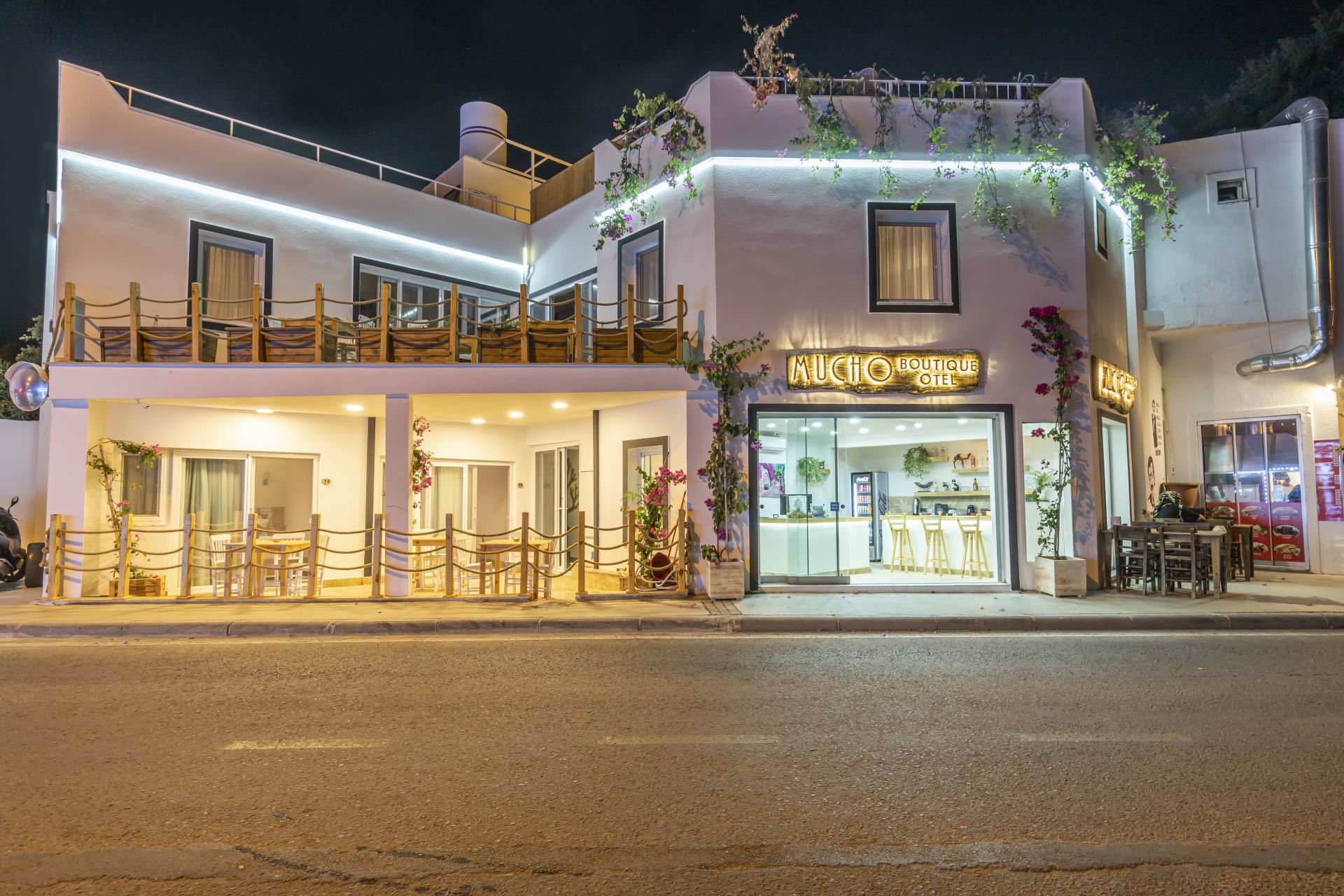 Mucho Boutique Hotel
