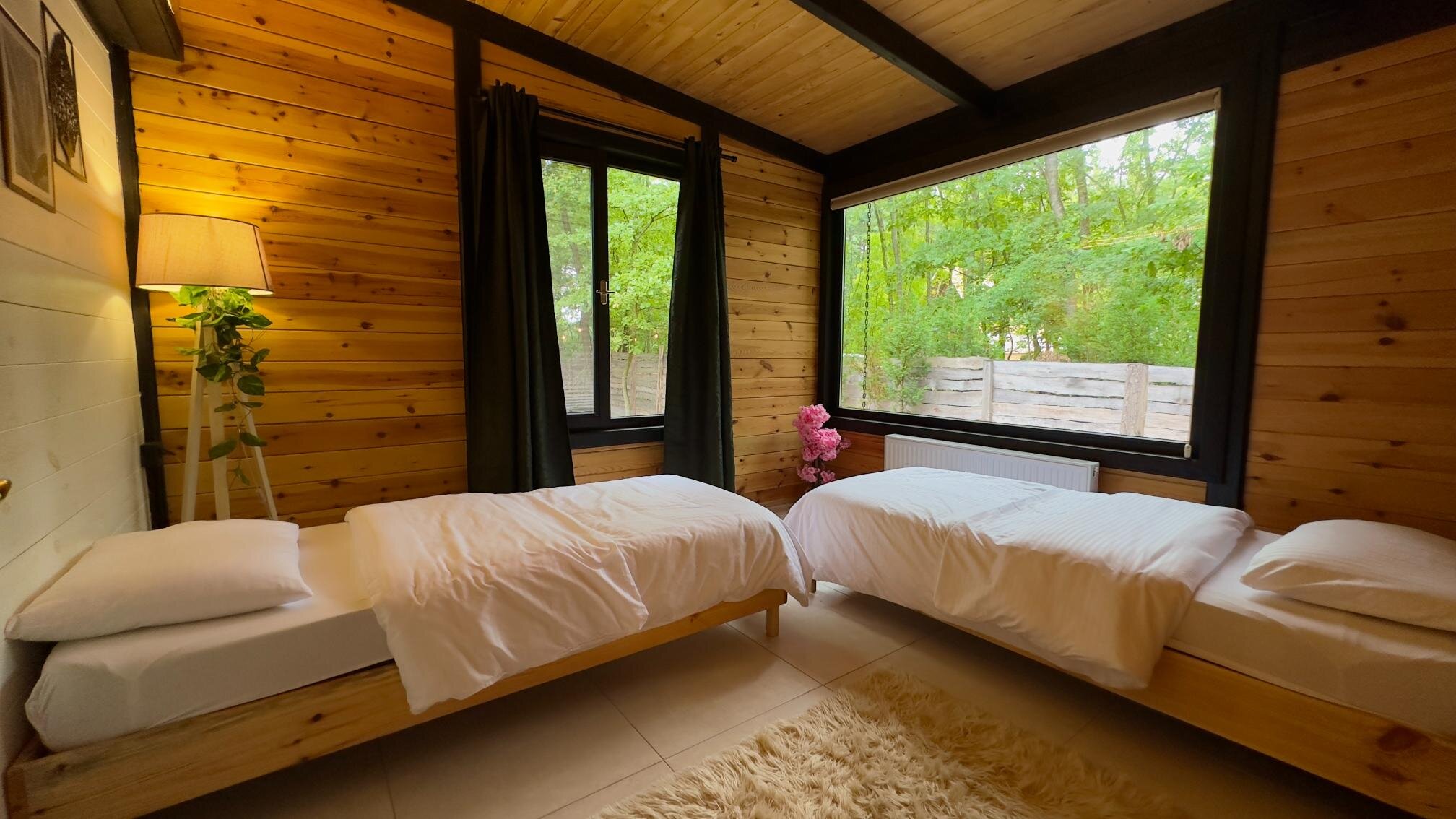 Pentalow Cabin · 49