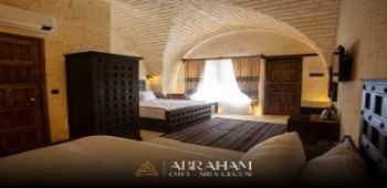 Abraham Otel · 54