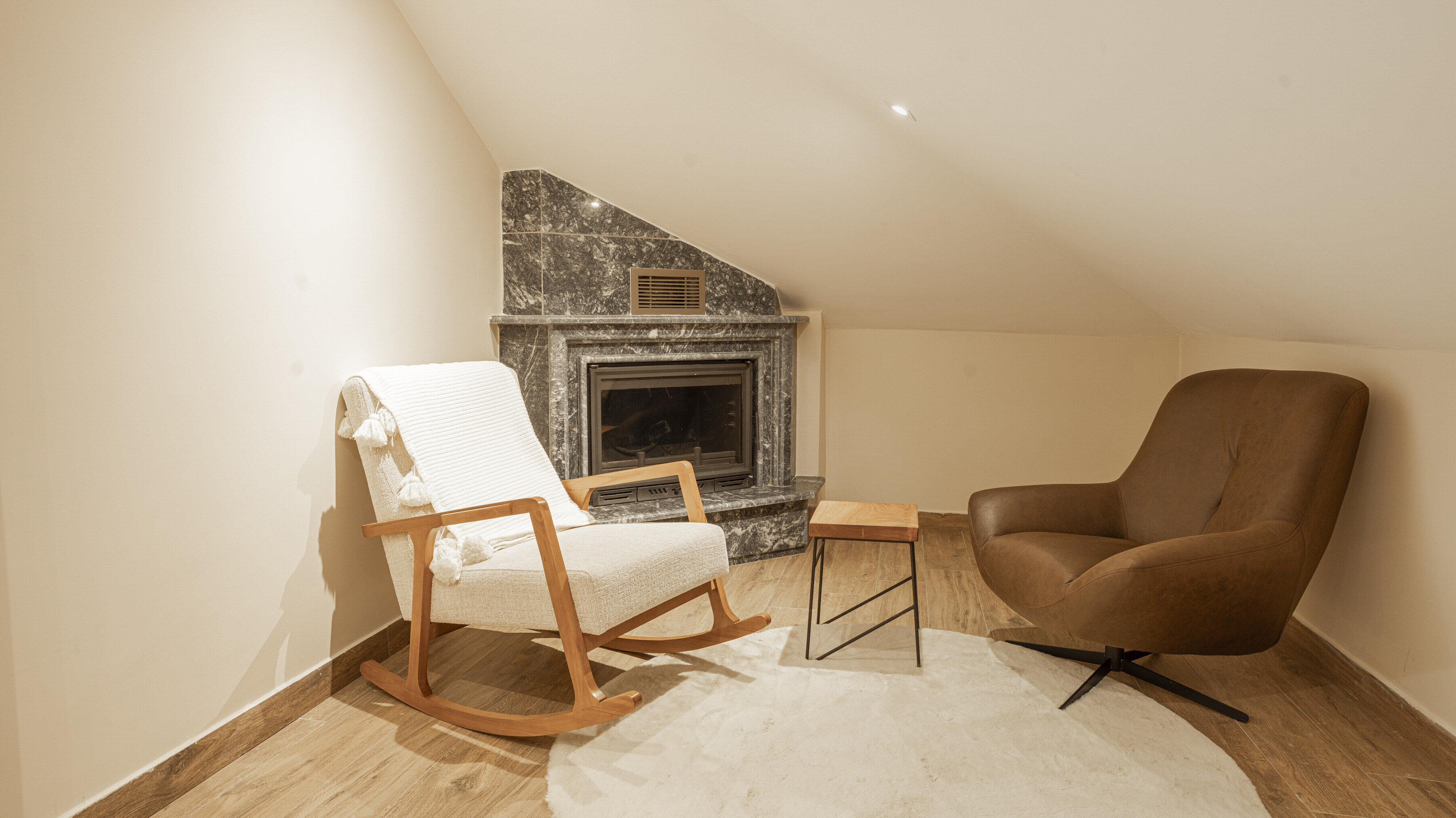 Roof Town Suite