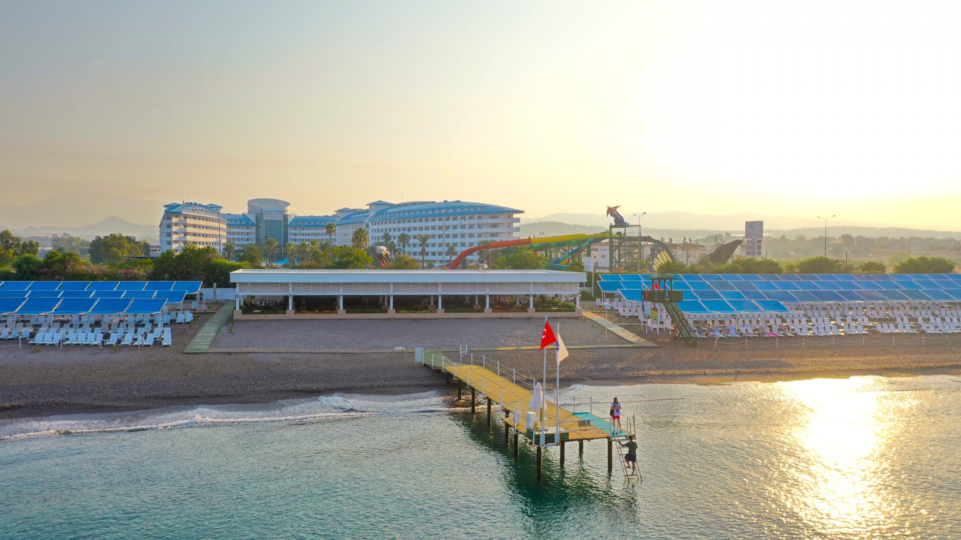 Crystal Admiral Resort Suites & Spa