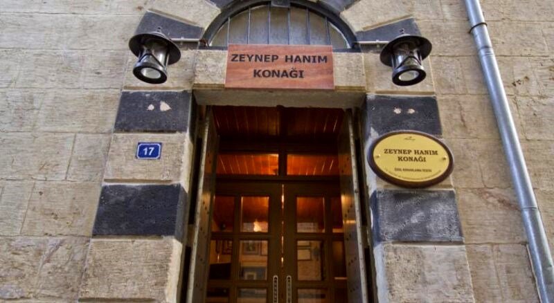 Zeynep Hanım Konakları · 4