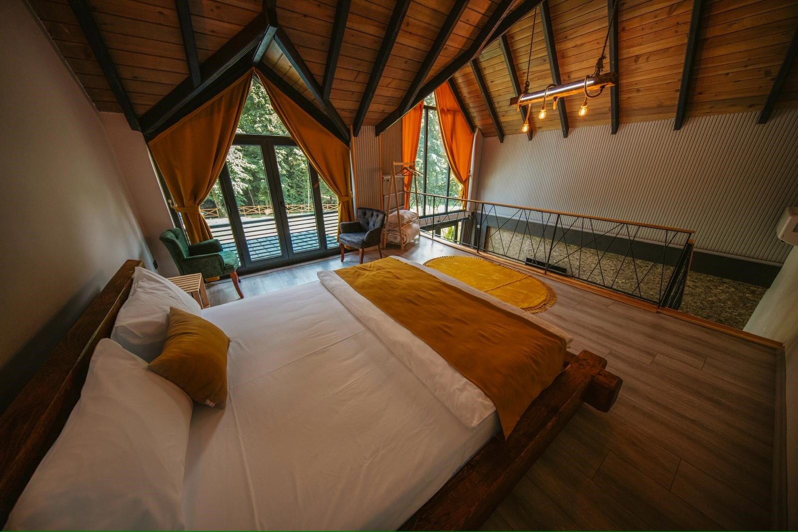 Vrosi Villa Orman Manzaralı Tek Oda
