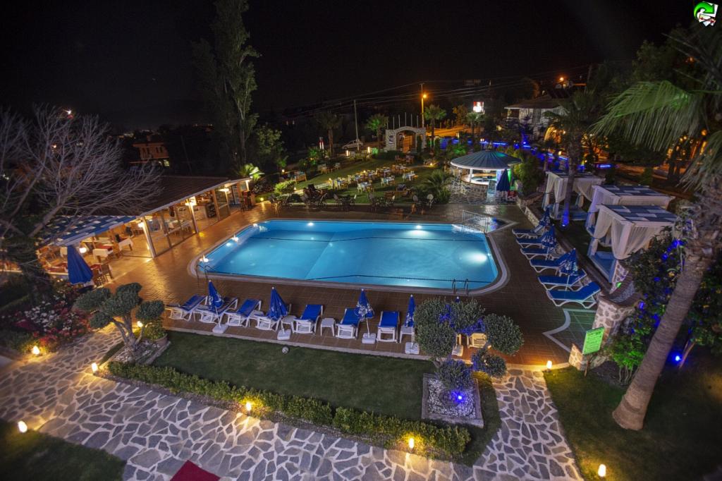 İksirci Baba Hotel