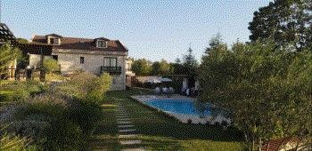 Güney Urla Suits