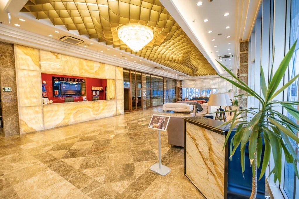 Gherdan Gold Hotel · 3