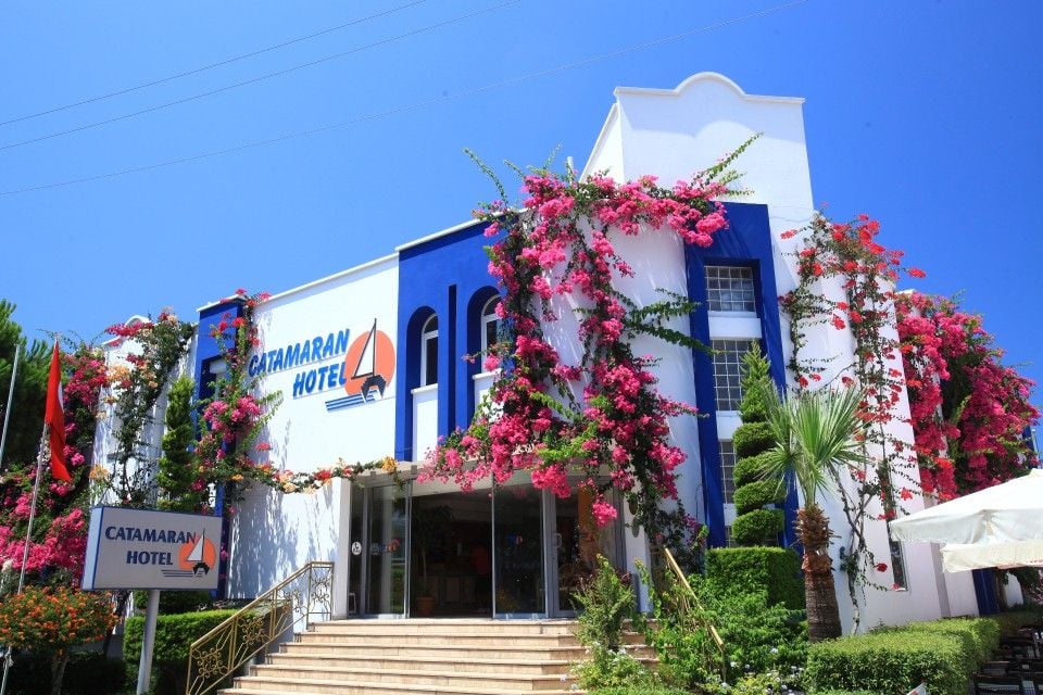 Catamaran Otel