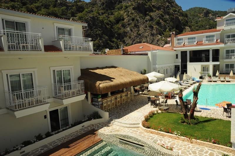 Montebello Deluxe Hotel