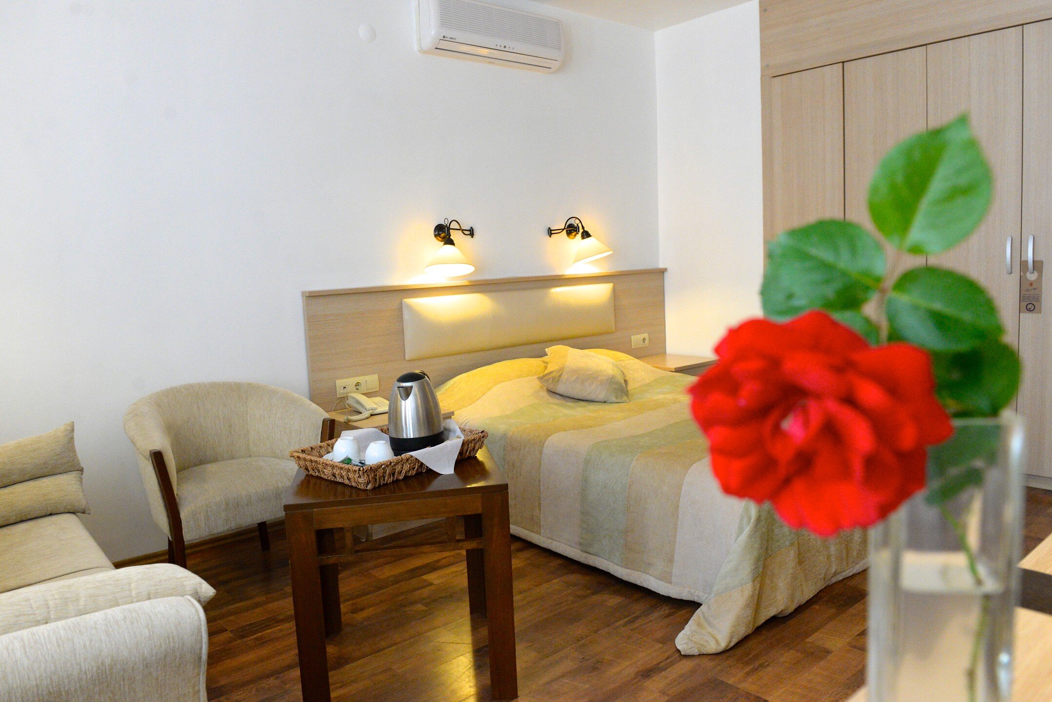 Bay Nihat Lale Otel
