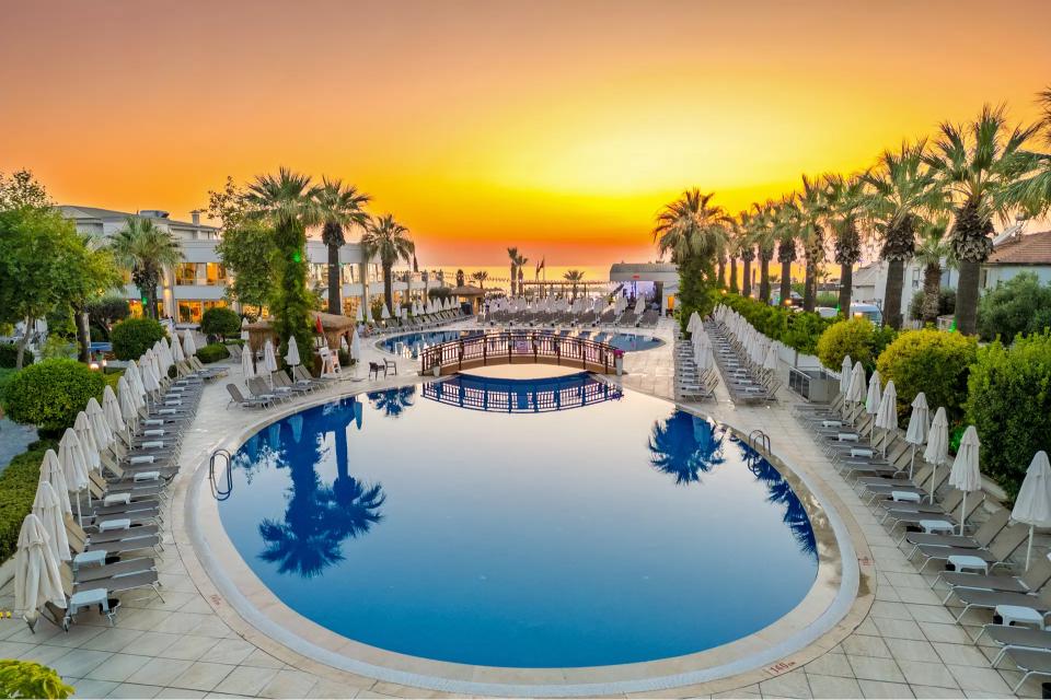 Palm Wings Kuşadası Beach Resort & Spa