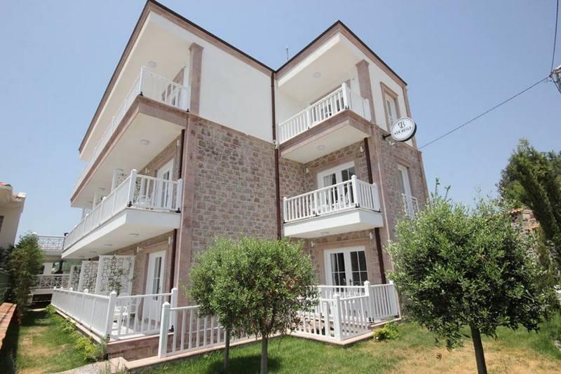 Cunda Pür Beyaz Otel