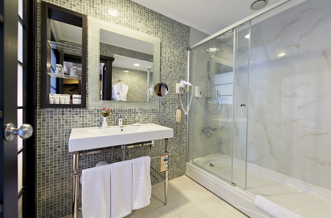 Limak Lara Deluxe Hotel & Resort