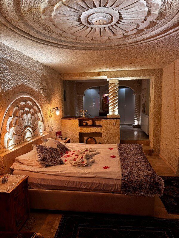 Queen Cave Balayı Odası (Jakuzili)