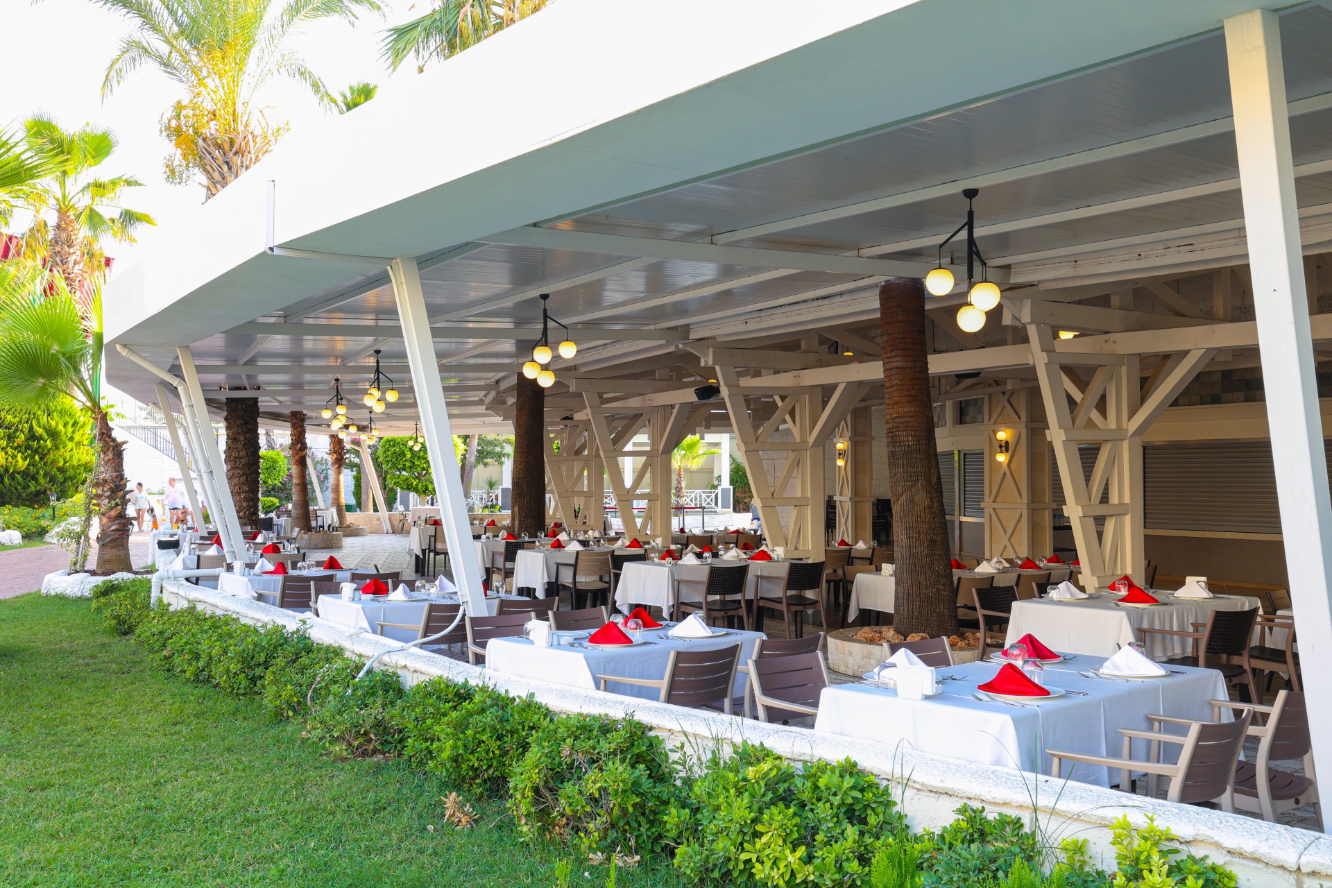 Crystal Admiral Resort Suites & Spa