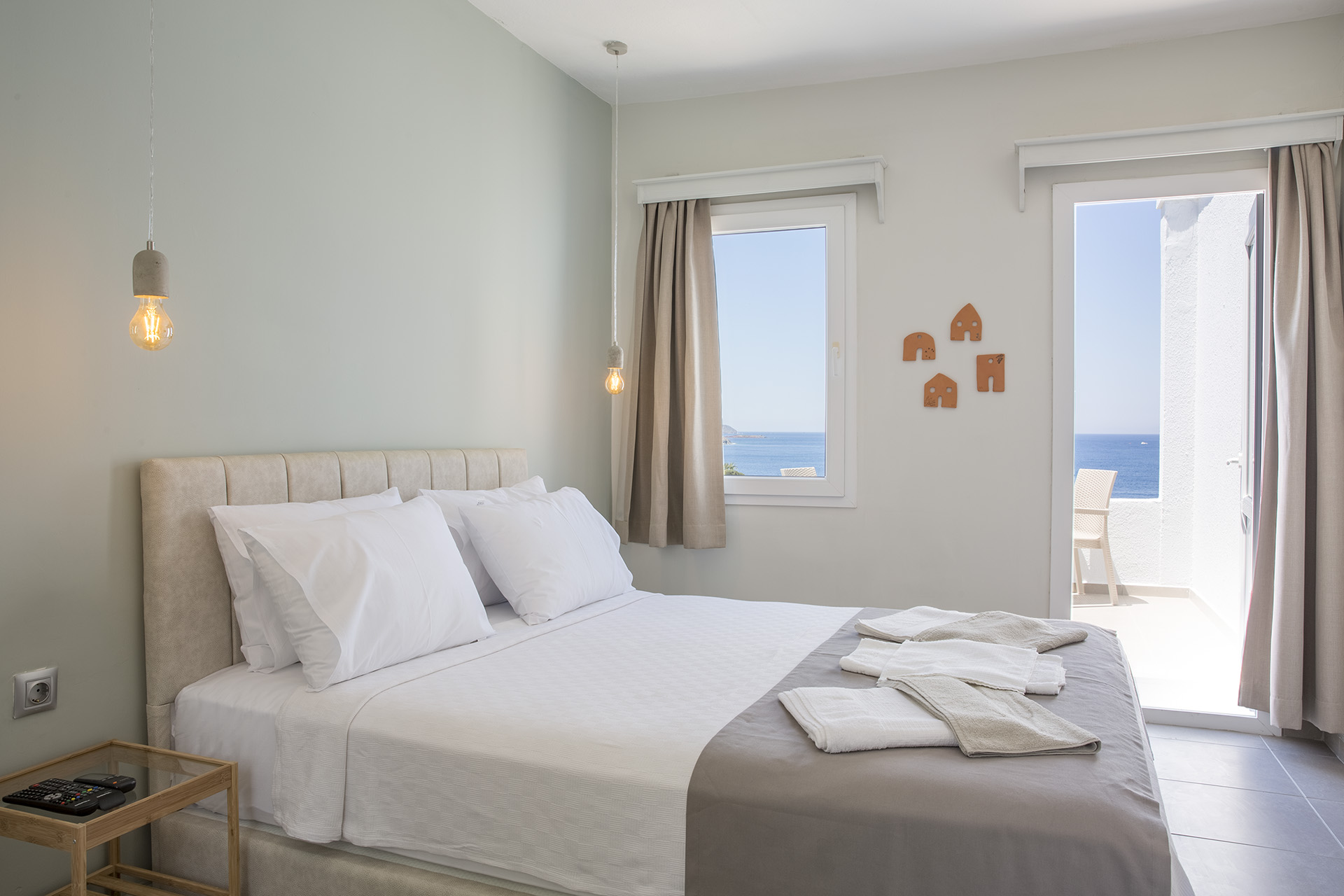 Yaz Beach Hotel Deniz Manzaralı Dört Kişilik Oda