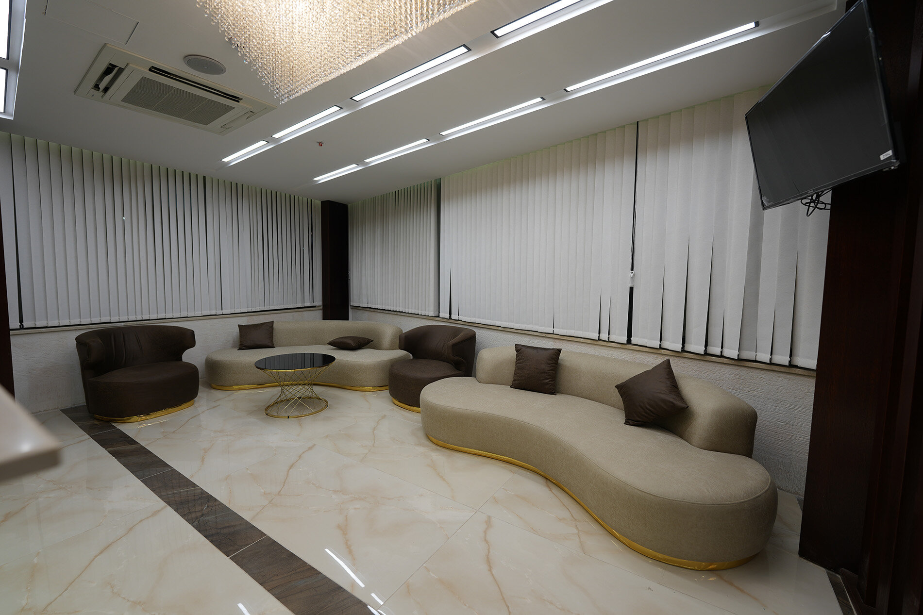 Assyria Hotel · 32