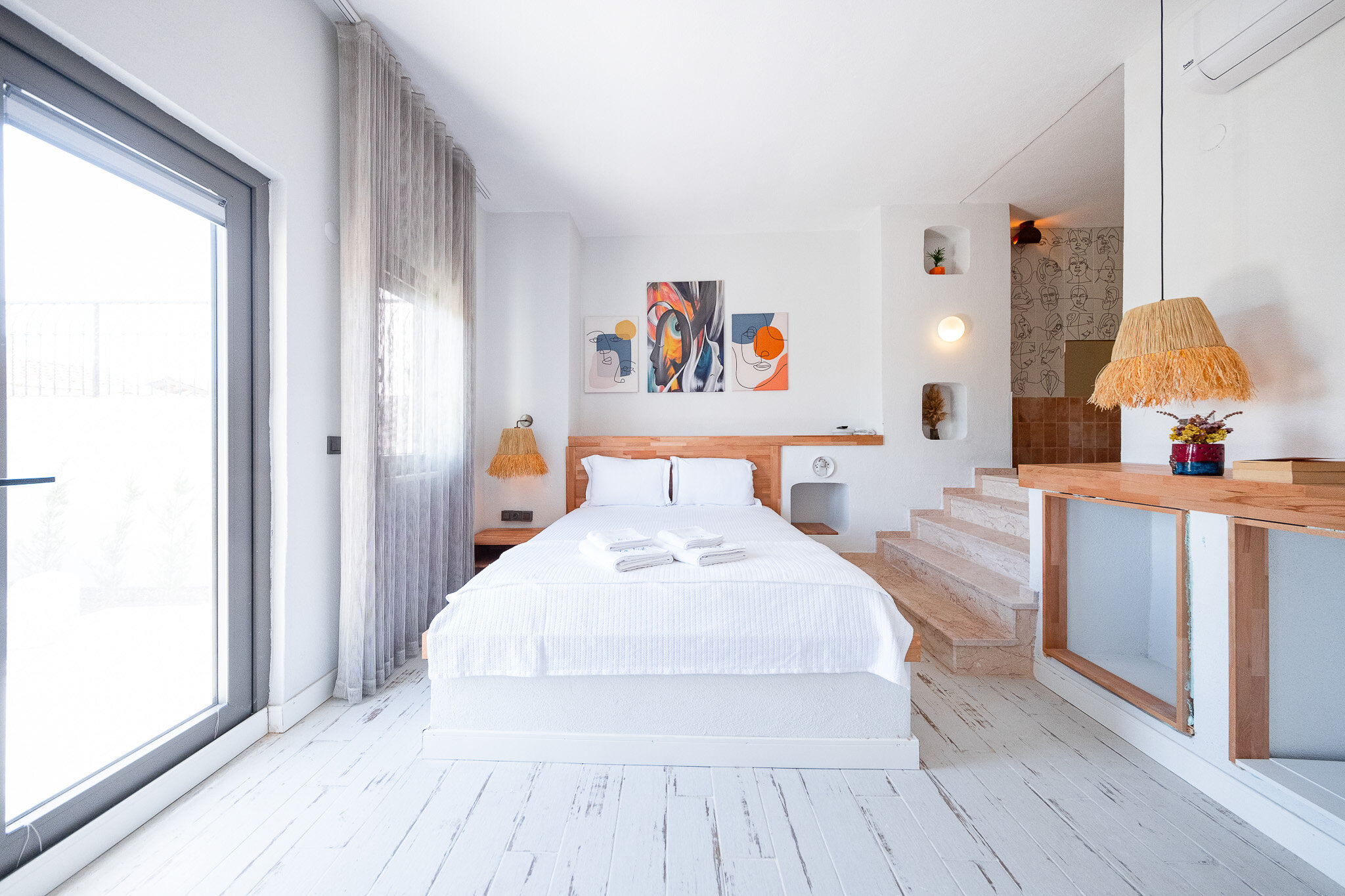 Deniz Manzaralı Verandalı Deluxe Oda