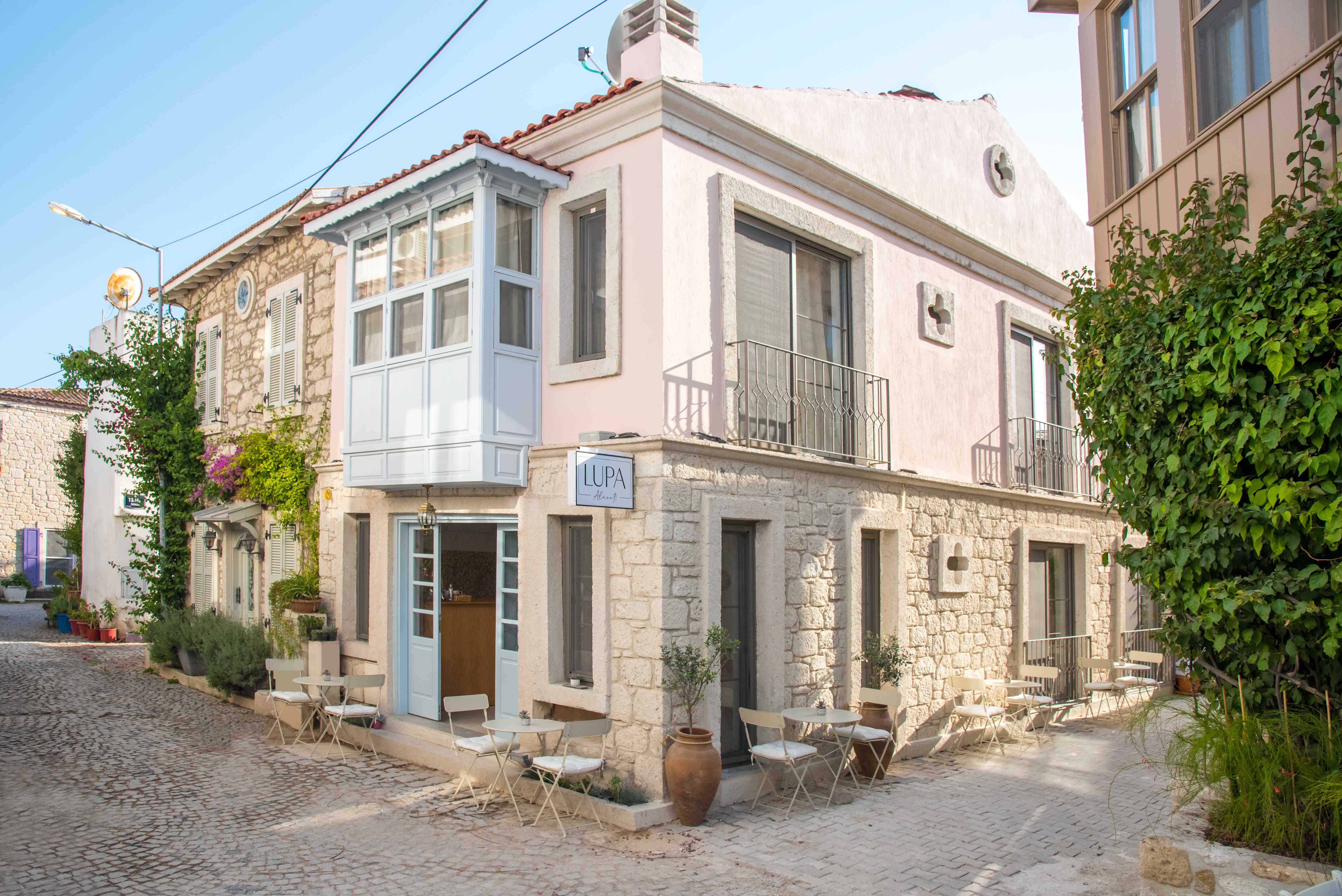 Lupa Alaçatı