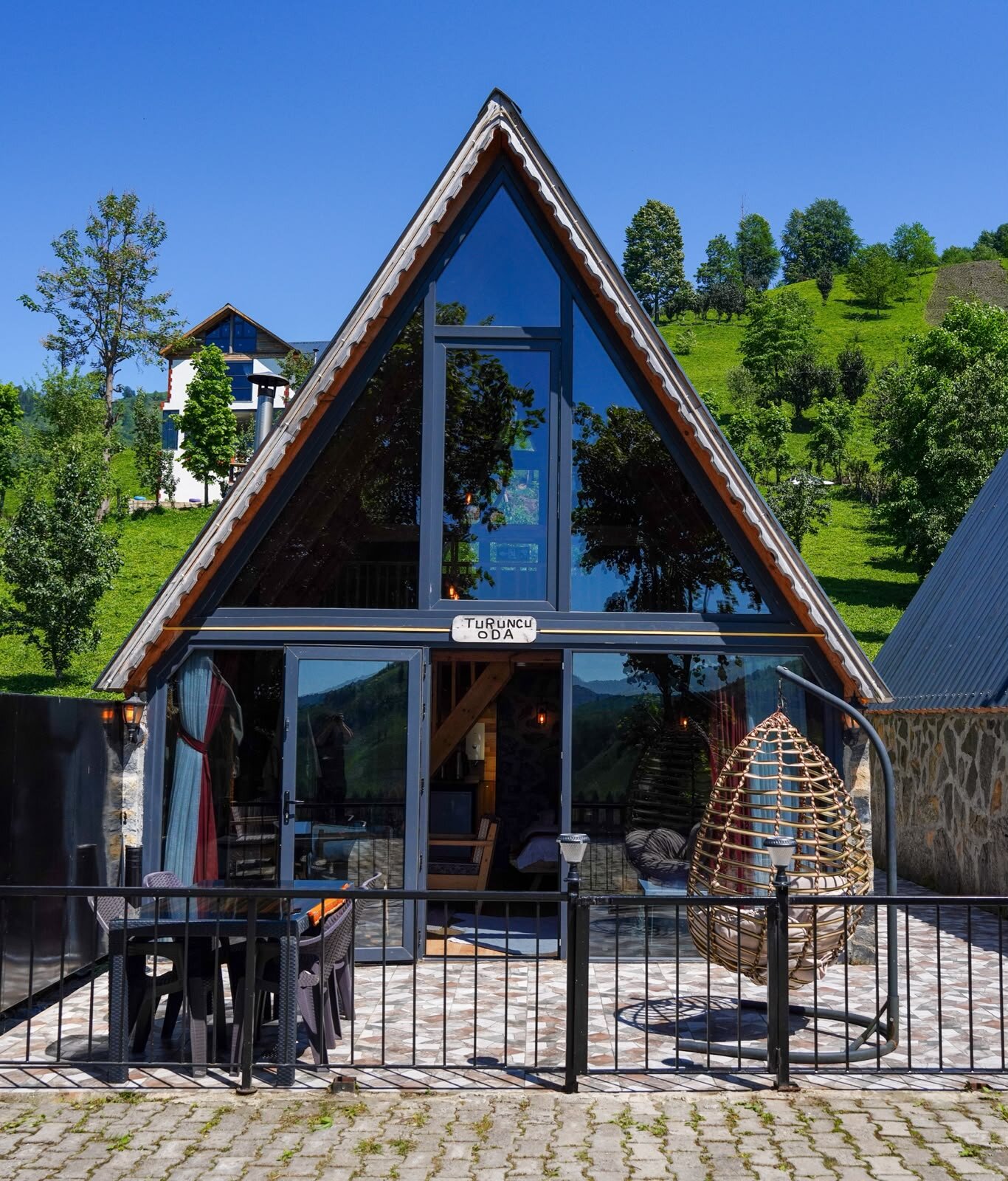 Turuncu Bungalov