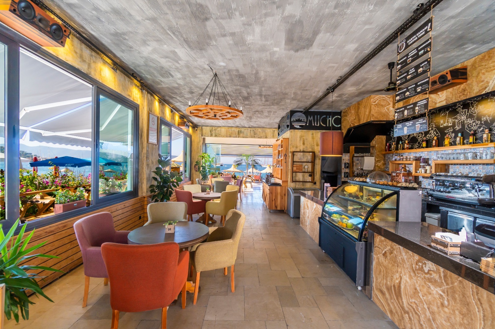 Mucho Boutique Hotel
