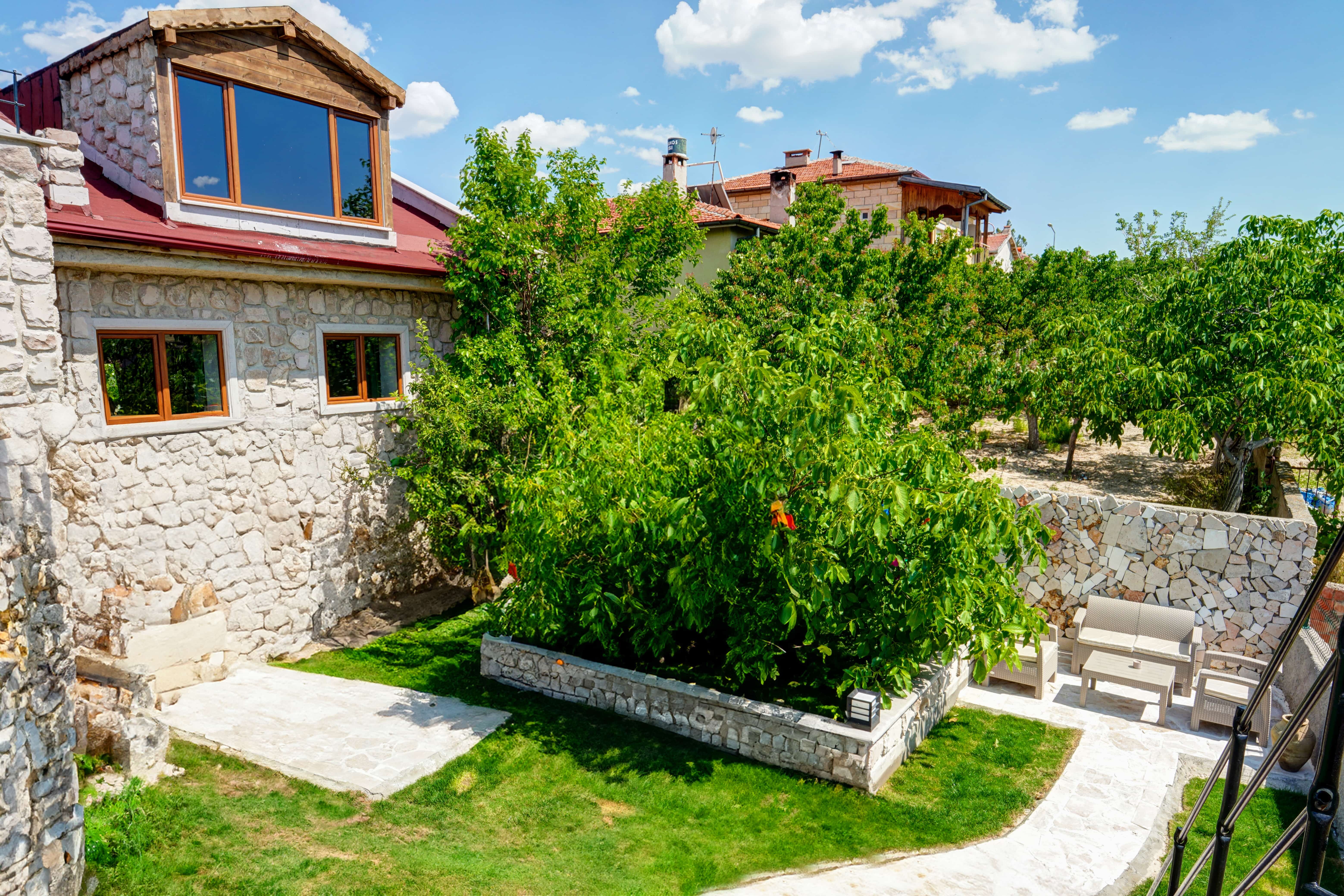 Nissa Cave galeri 7