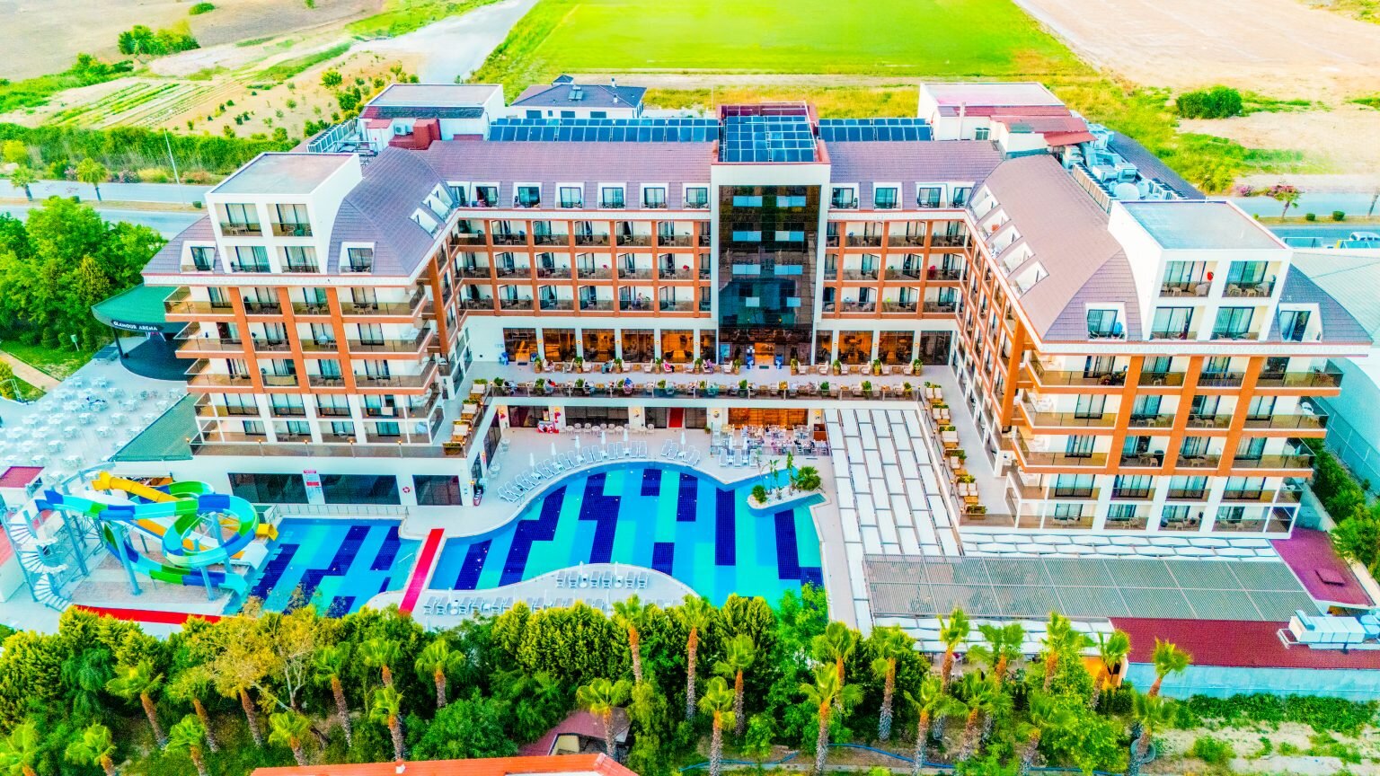 Glamour Resort & Spa