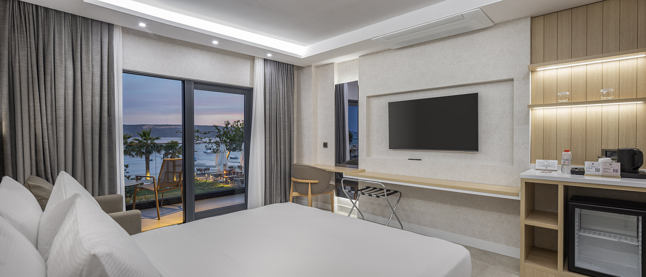 Deluxe Queen Room
