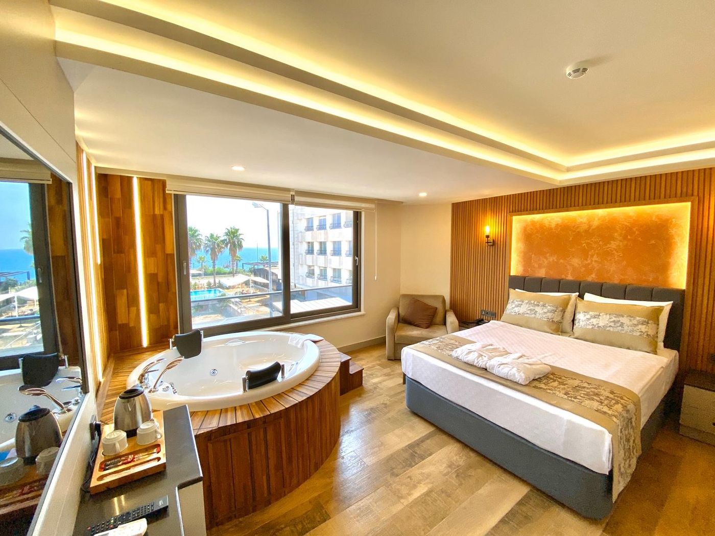 Suite Room (Jacuzzi)