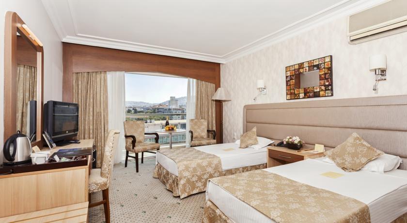 İzmir Palas Hotel