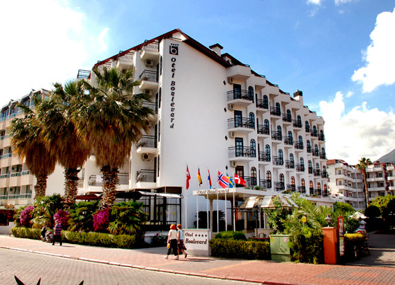 Boulevard Hotel