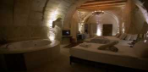 Family Cave Suite with Jacuzzi Görseli