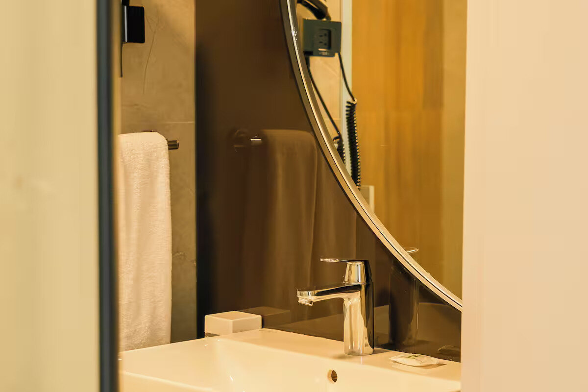 Vesta Rooms · 28