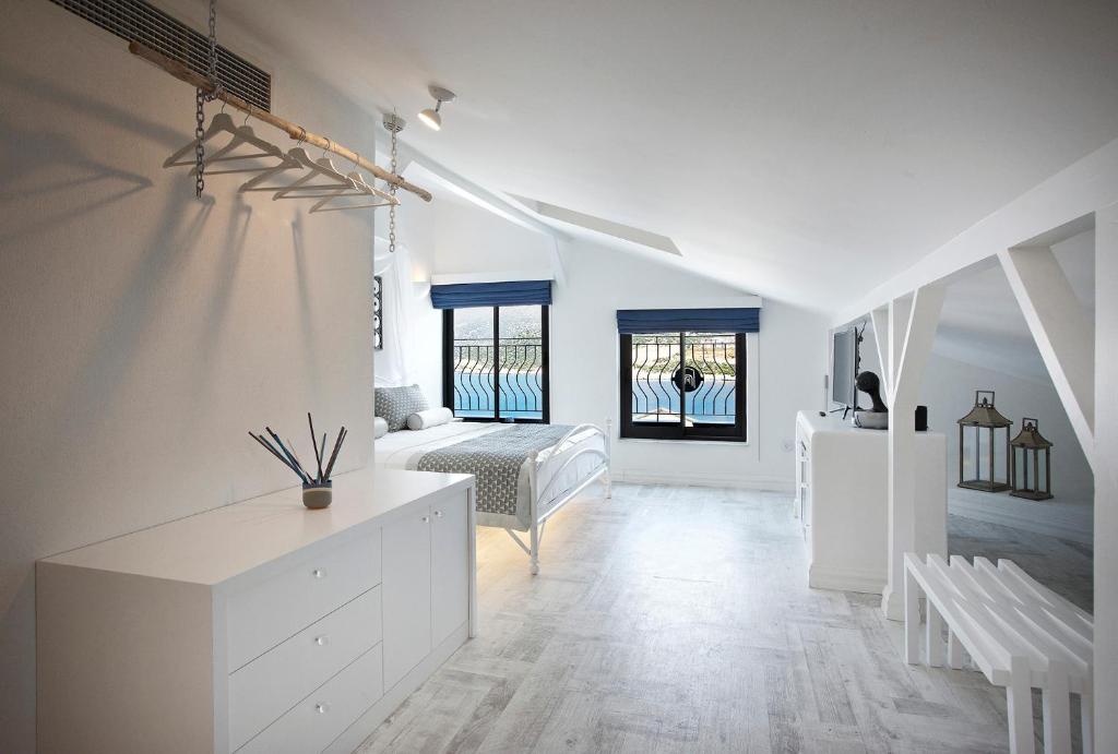 Loft Room, Partial Sea View