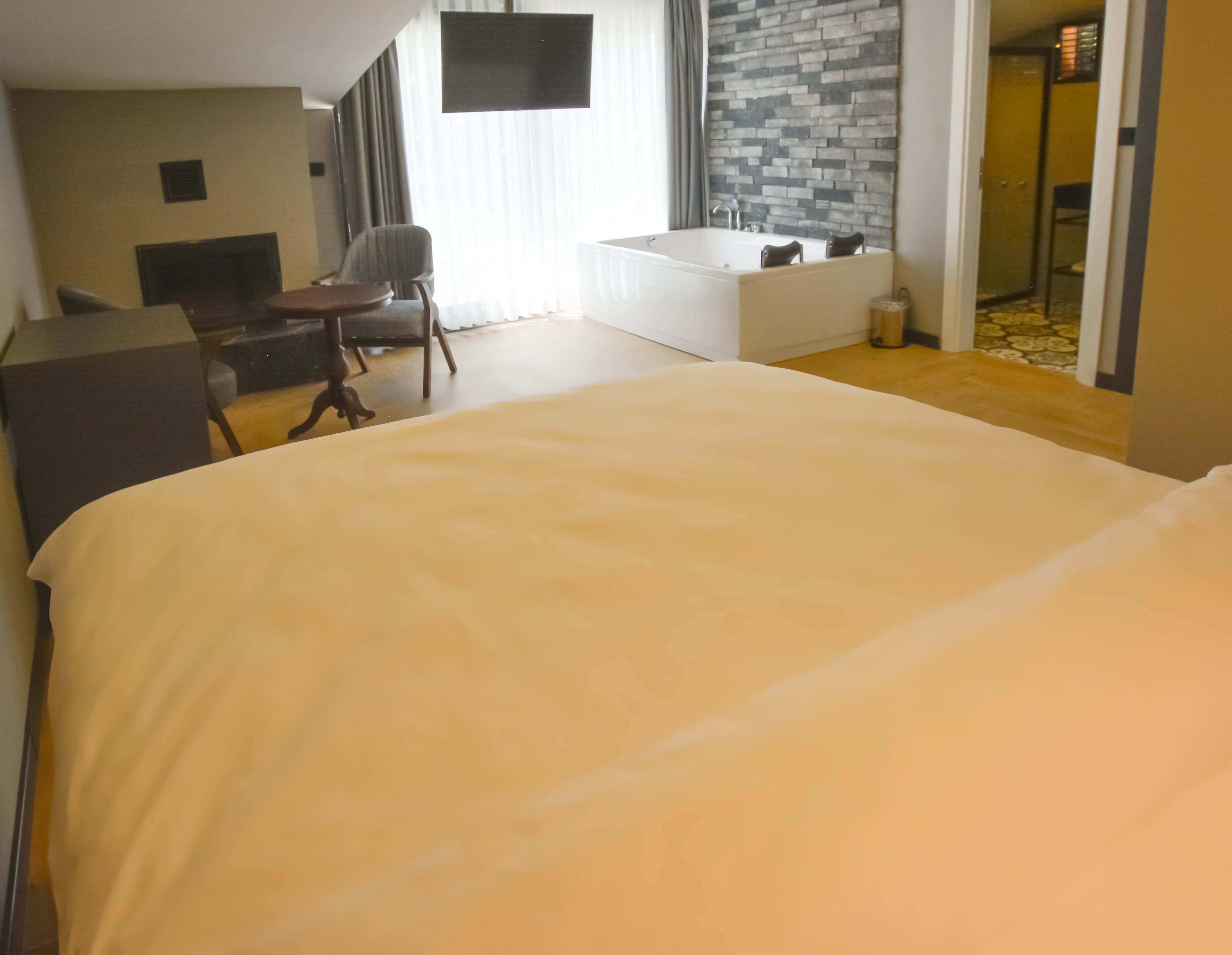 Studio Teras Katı Oda