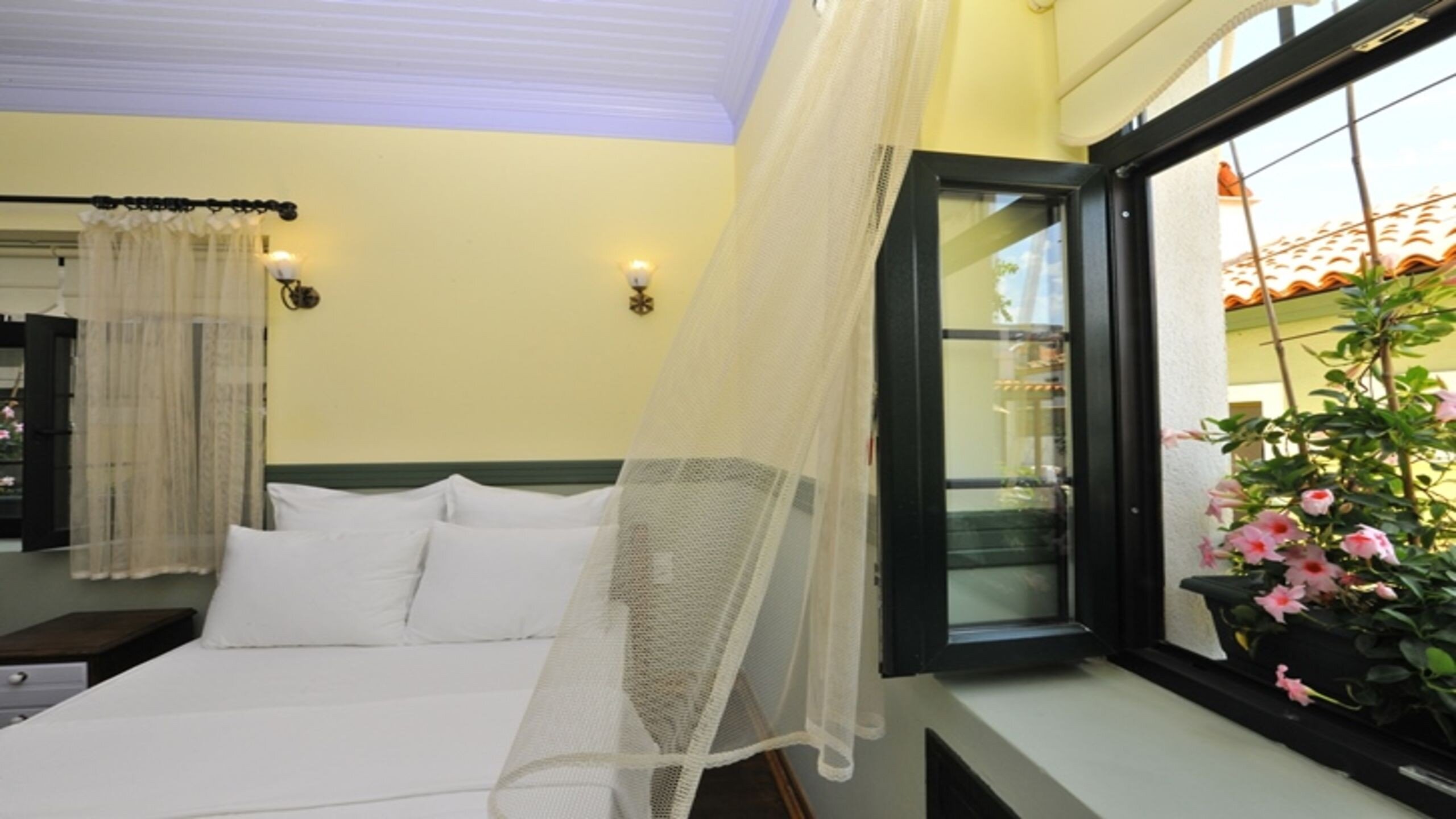 Petrino Gökçeada Hotel Rezervasyon
