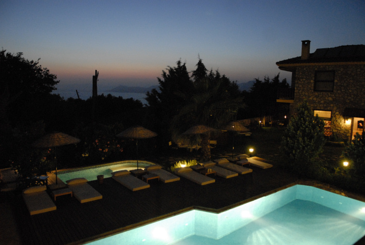 Mandarin & Mango Boutique Hotel