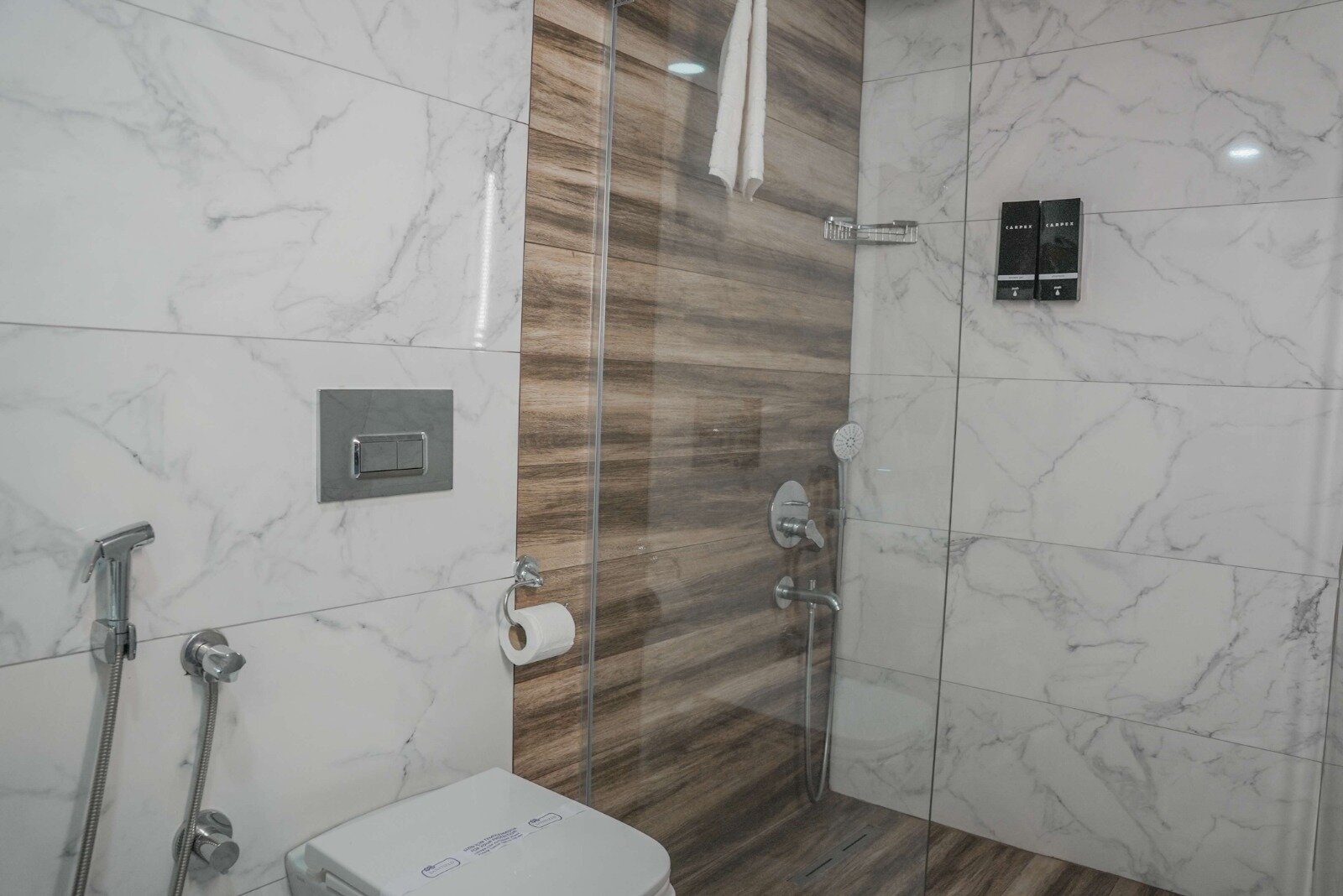 Honeymoon Suite