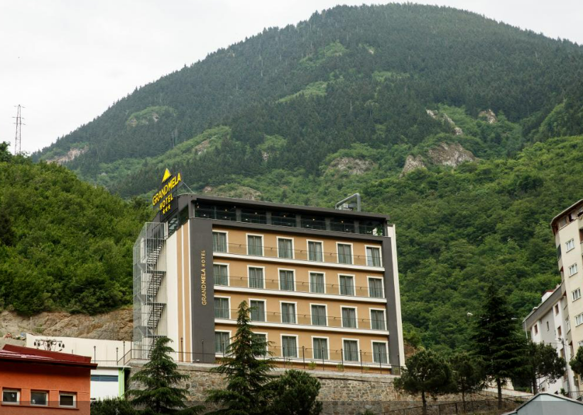Grand Mela Hotel