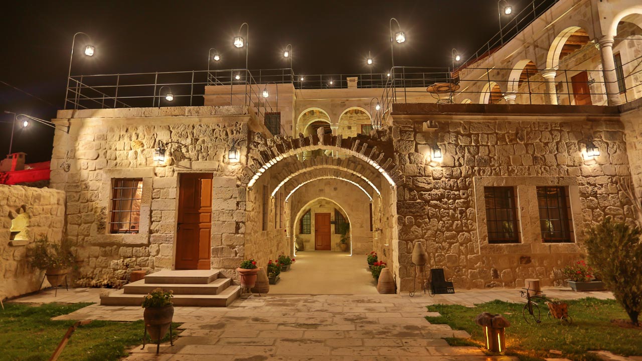 Acropolis Cave Suite