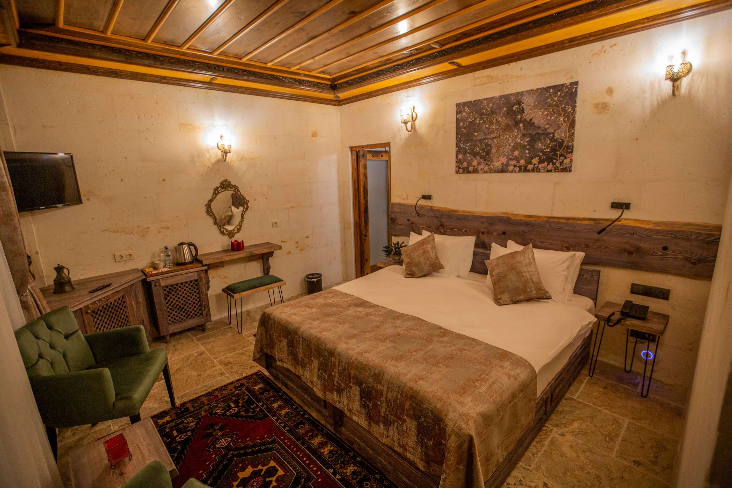 Acer Cave Hotel