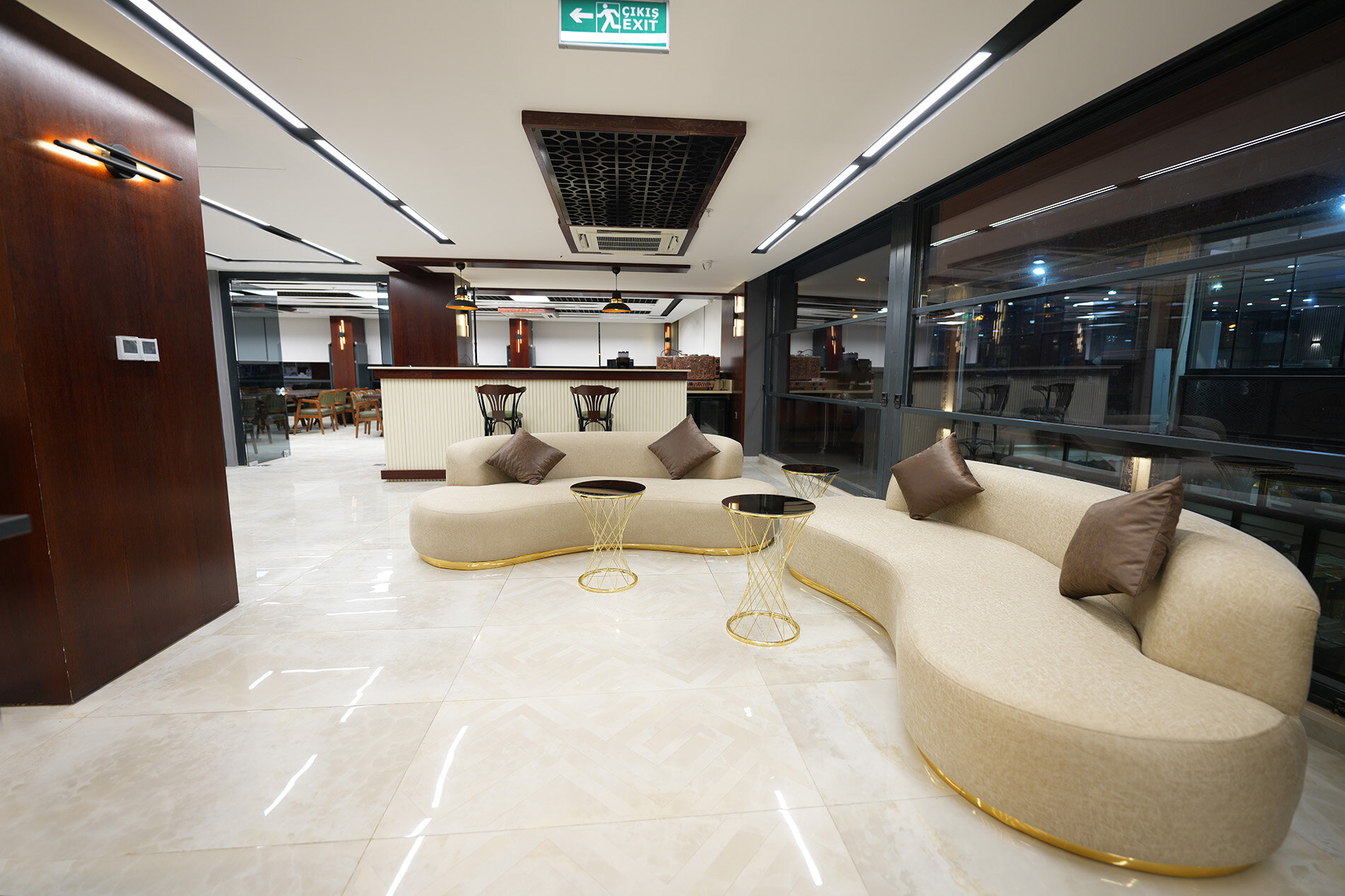 Assyria Hotel · 30