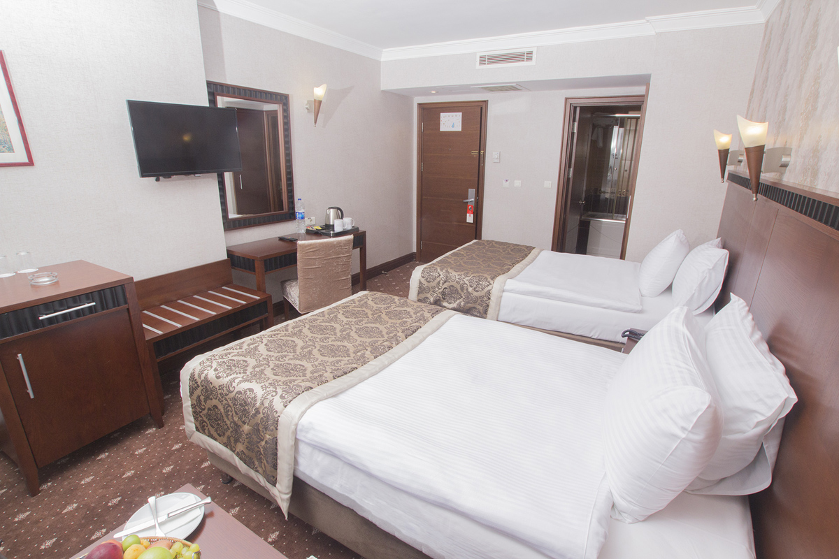 Nova Plaza Crystal Hotel