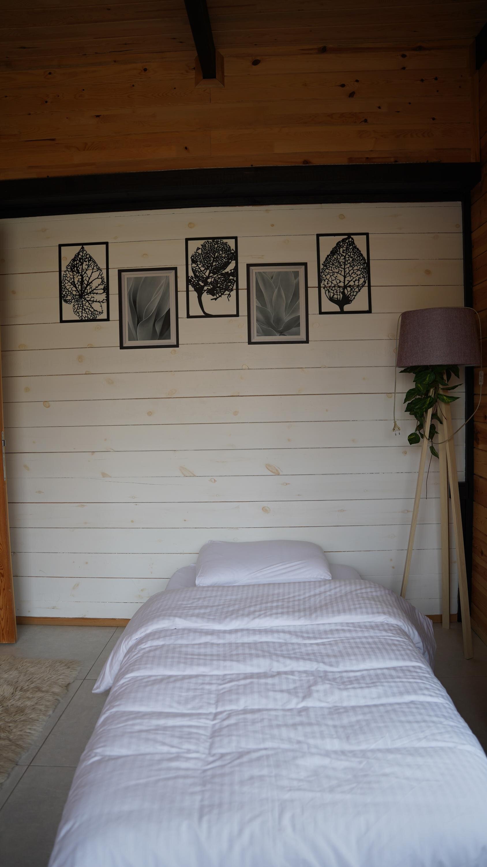 Pentalow Cabin · 54