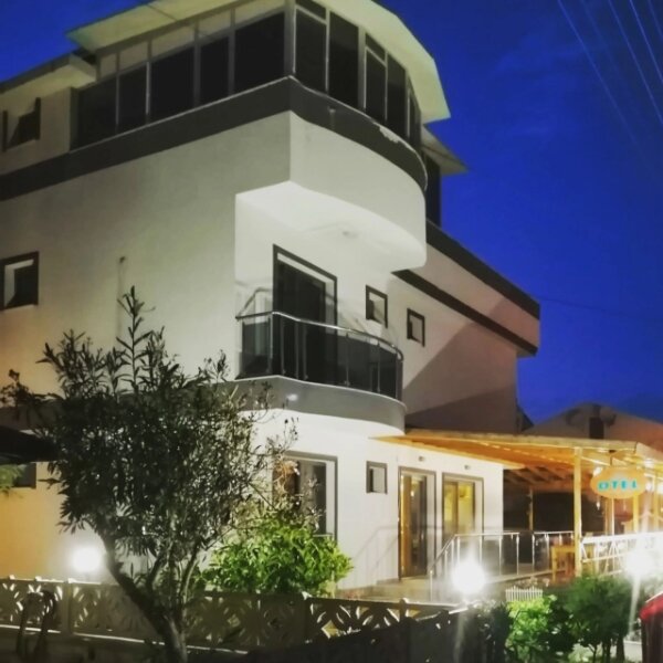 Urla Lal's Otel